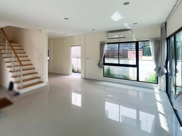 House with Shared Pool in Rama 9 